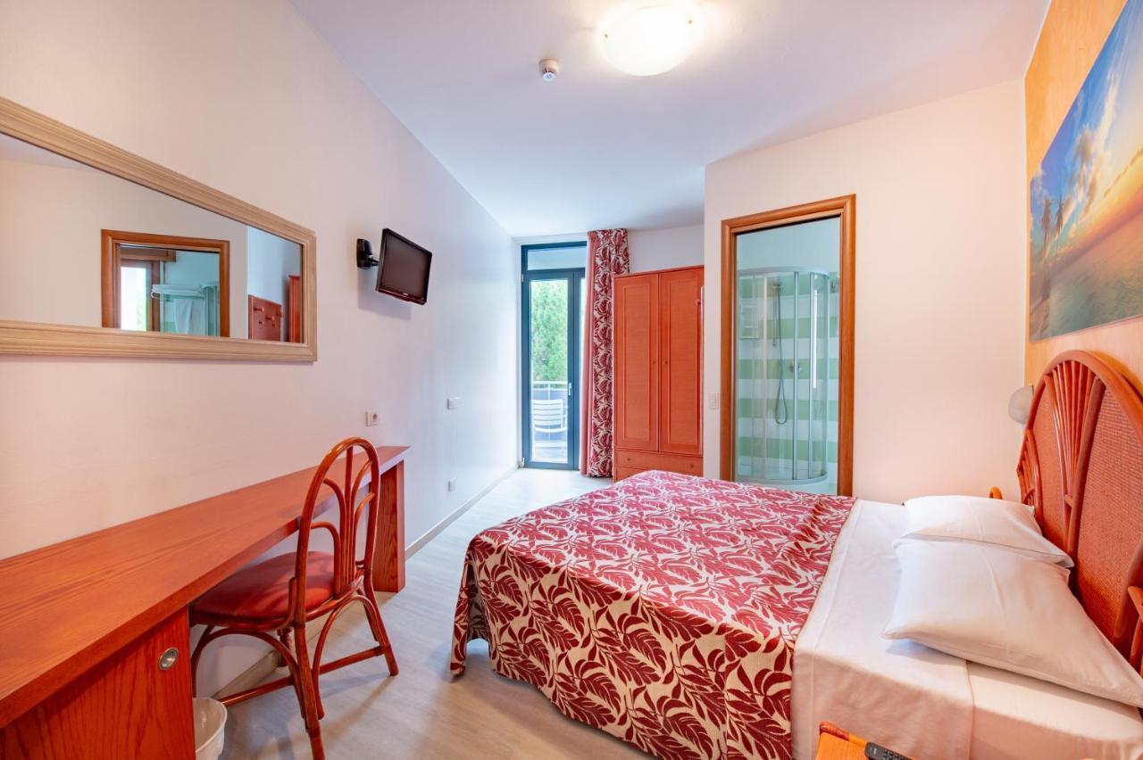 Hotel Franz Бибионе Экстерьер фото