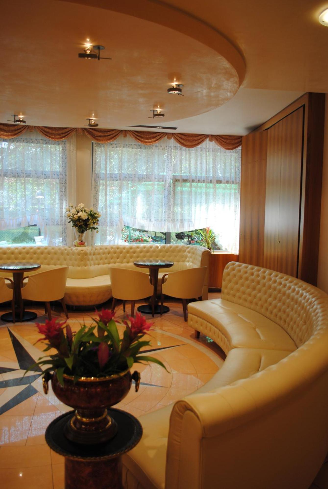 Hotel Franz Бибионе Экстерьер фото