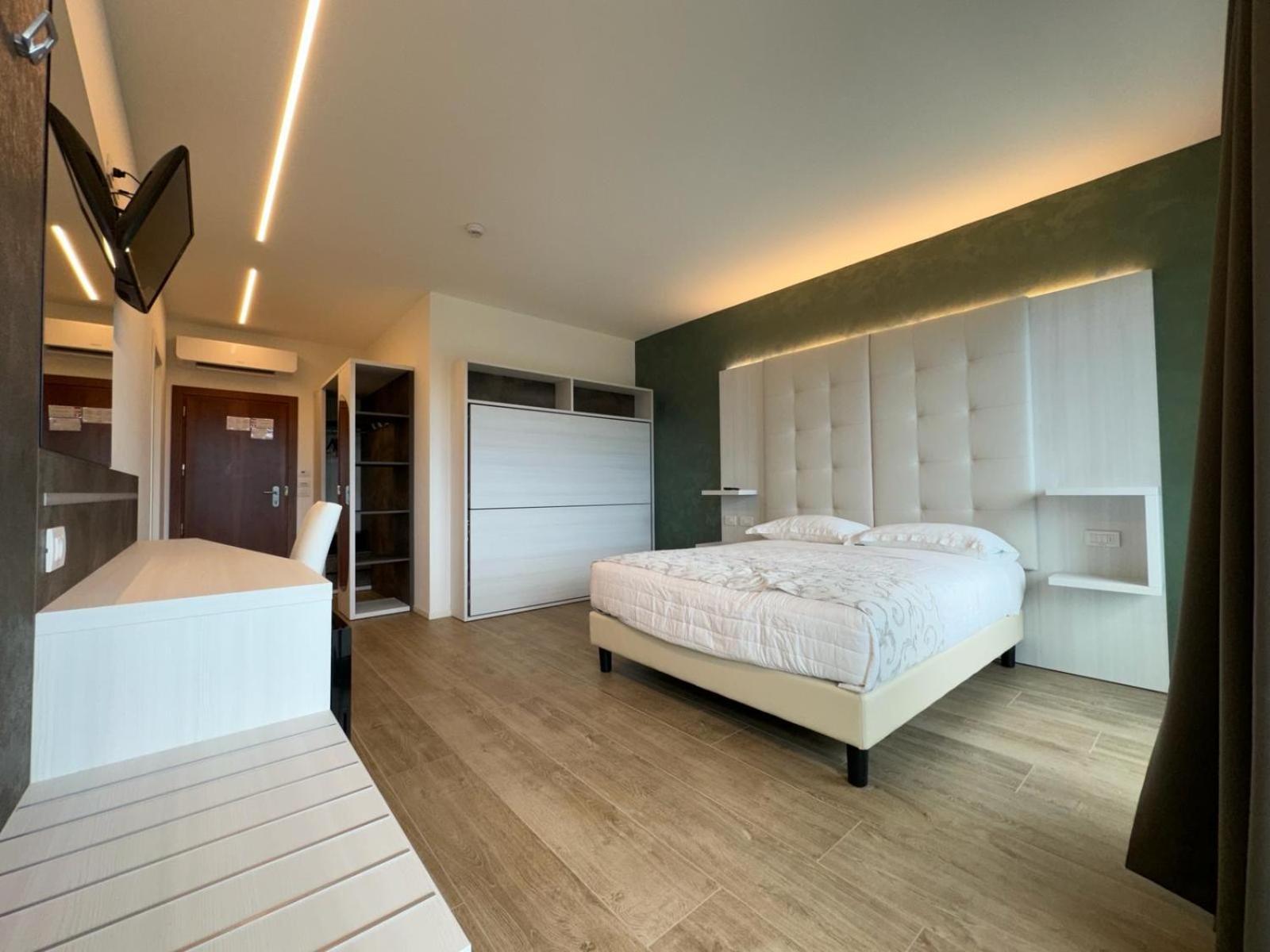 Hotel Franz Бибионе Экстерьер фото