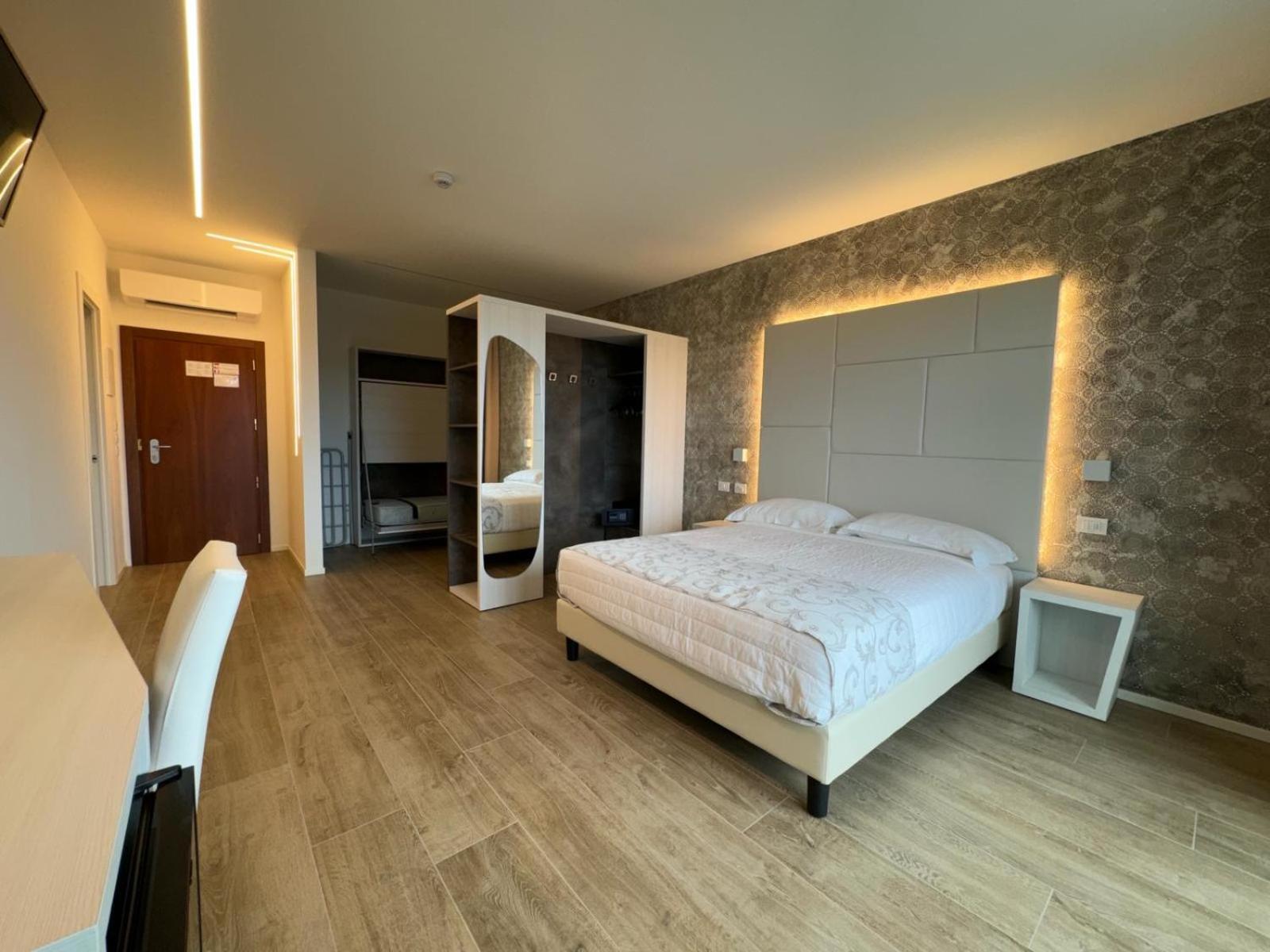 Hotel Franz Бибионе Экстерьер фото