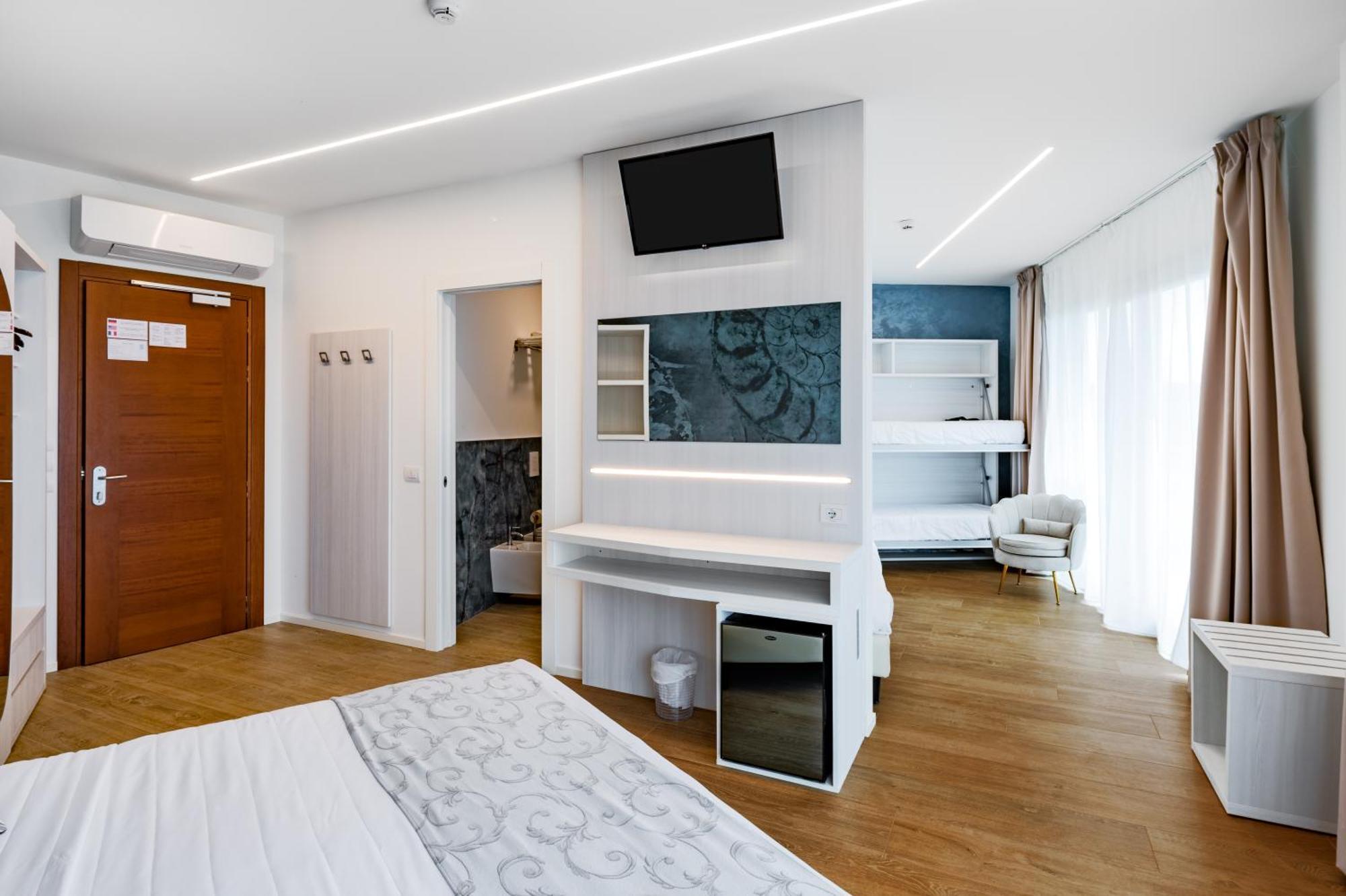 Hotel Franz Бибионе Экстерьер фото